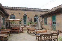 石墙、石堡、石头巷道仍保留完